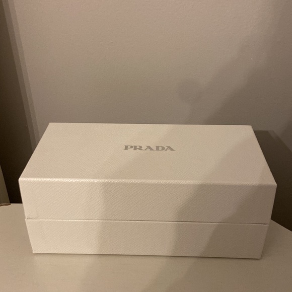 Authentic prada case - Picture 2 of 2